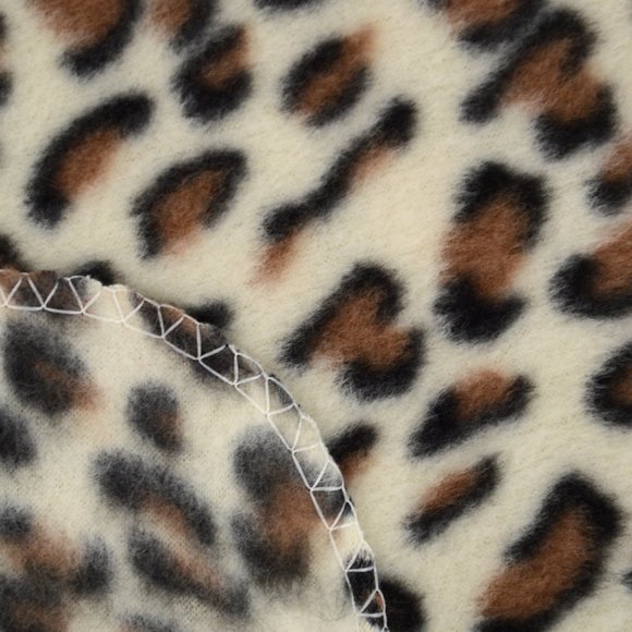 Womens Winter FLEECE LEOPARD PRINT Hat Scarf Gloves SET - Picture 3 of 4